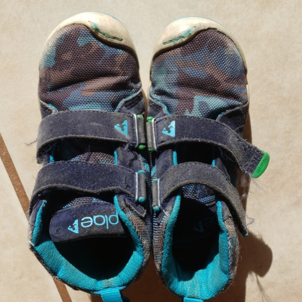 Plae shoes